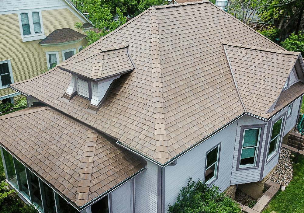 F-Wave Roofing REVIA Hand Split Shake Mountain Cedar