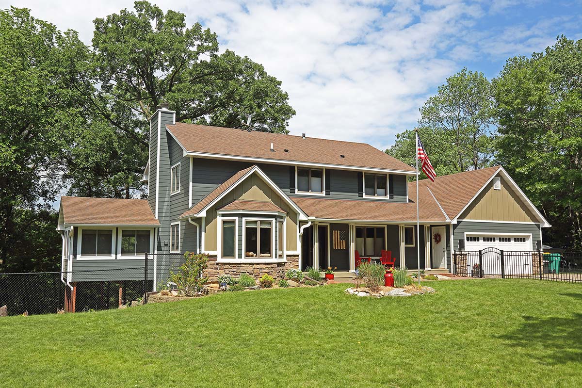 James Hardie Siding Cedarmill Lap Iron Gray Board and Batten Woodstock Brown